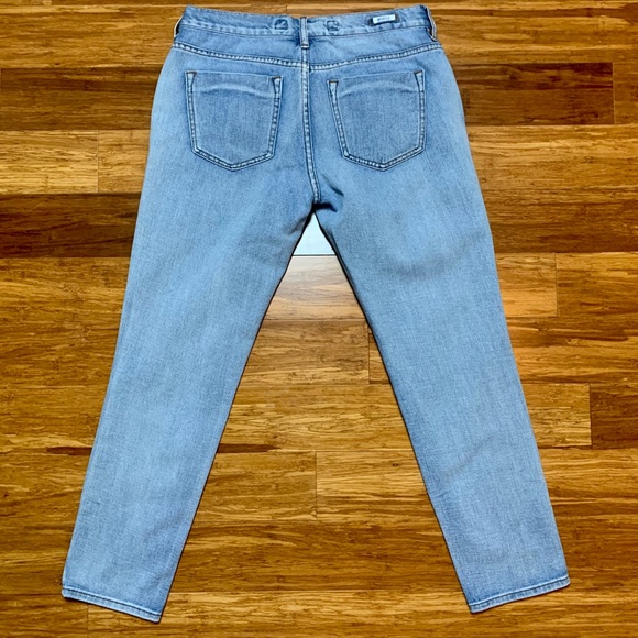 Brandy Melville Distressed Boyfriend Jeans - Picture 6 of 8